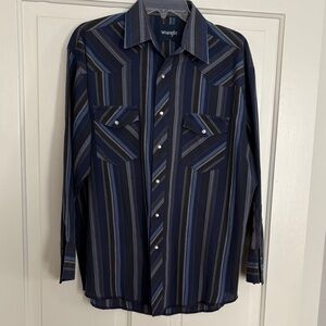 Wrangler Men's Navy and Gray‎ Striped Button Down Shirt